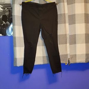 Distressed skinny jeggings